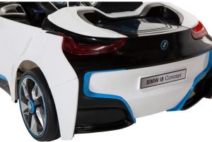BMW i8 Radio Controlled Sports Car 1:24 Scale With Light & Sound For Children